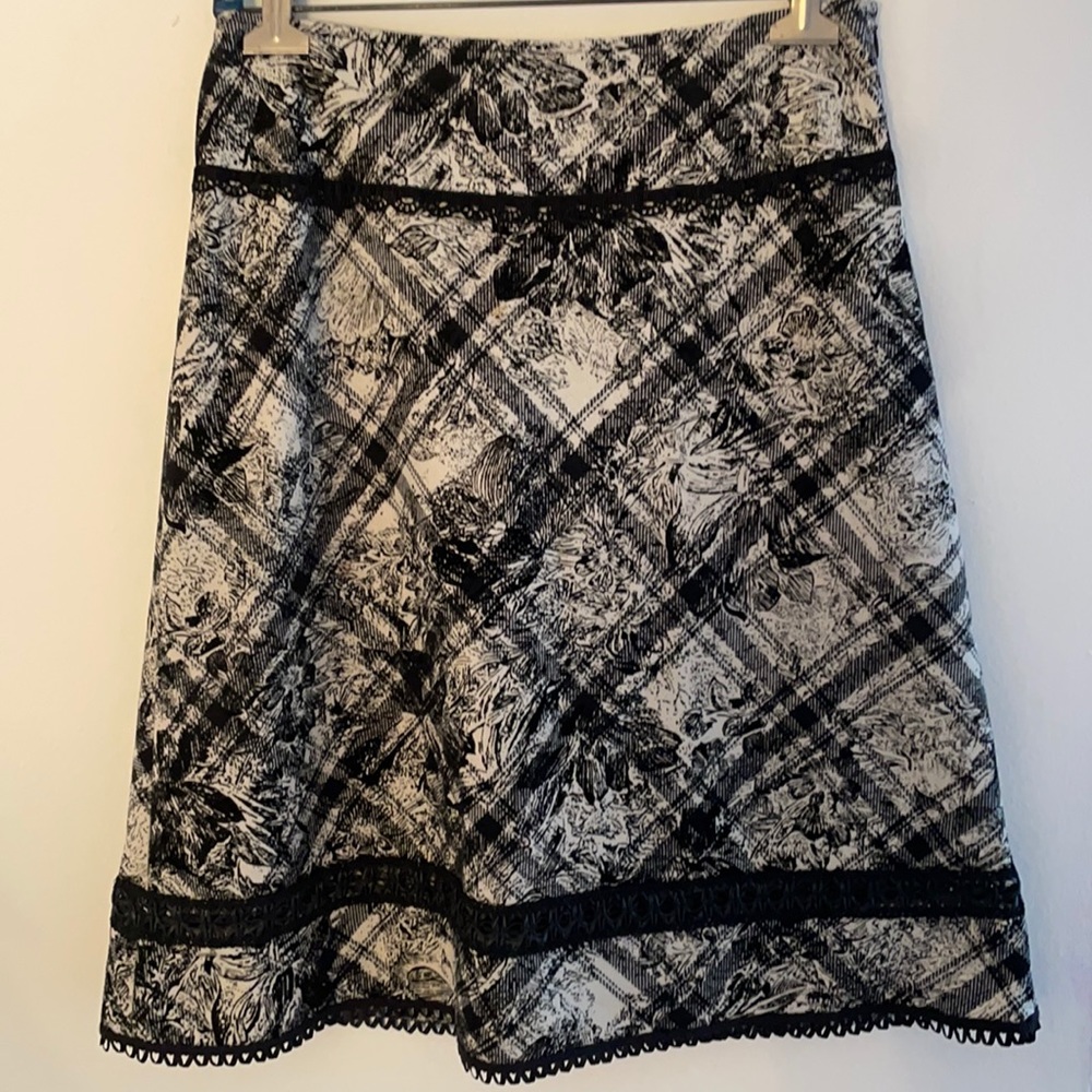 Cynthia Steffe 23” Skirt